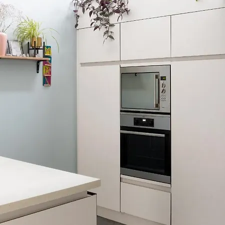 Architectural House Near Center - 20min Walk